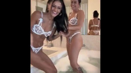 Gal Ritchie And Ryan Reid - GG Bubble Bath